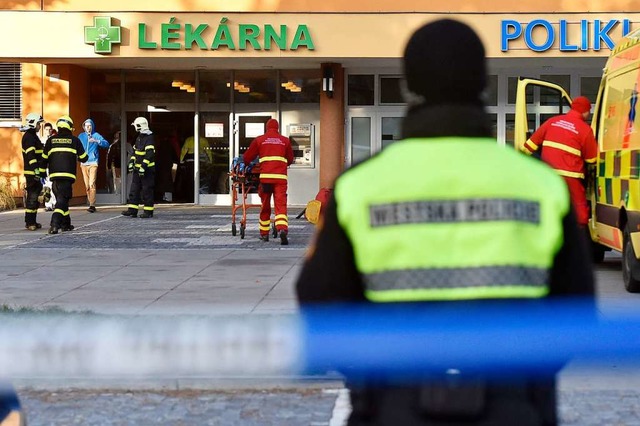 Mehrere Tote nach Schssen in Krankenhaus  | Foto: Jaroslav Oana (dpa)