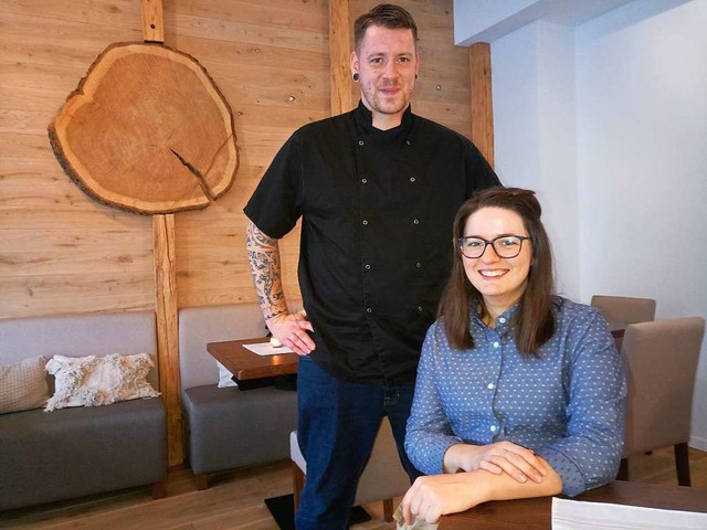 Stefanie Hartung und Ben Ziegler laden in &#8222;Annas&#8220; Restaurant ein.  | Foto: Katja Russhardt