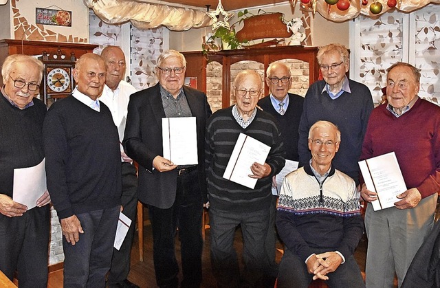 Die Geehrten (von links): Helmut Maier...ab, Kreisvorsitzender der CDU-Senioren  | Foto: Heinz und Monika Vollmar