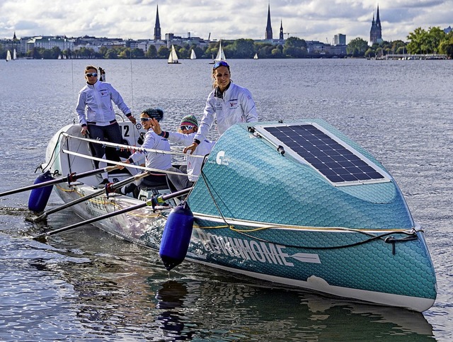 Boot Doris mit seiner Crew   | Foto: Axel Heimken (dpa)