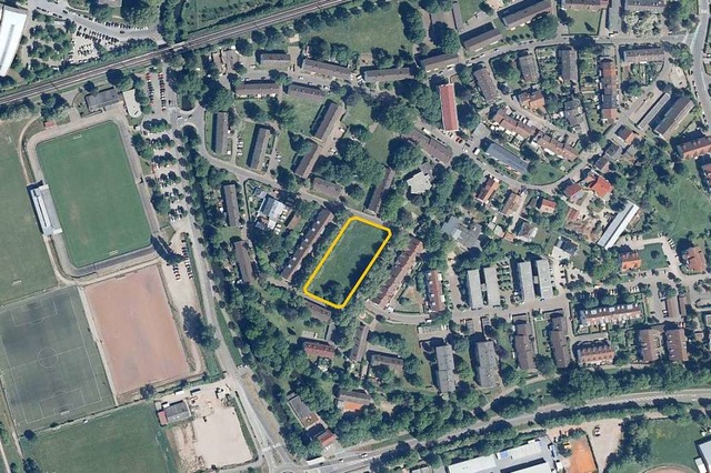 Gelb umrandet ist der mgliche Bauplatz im Stadtteil Stegermatt.  | Foto: google.com