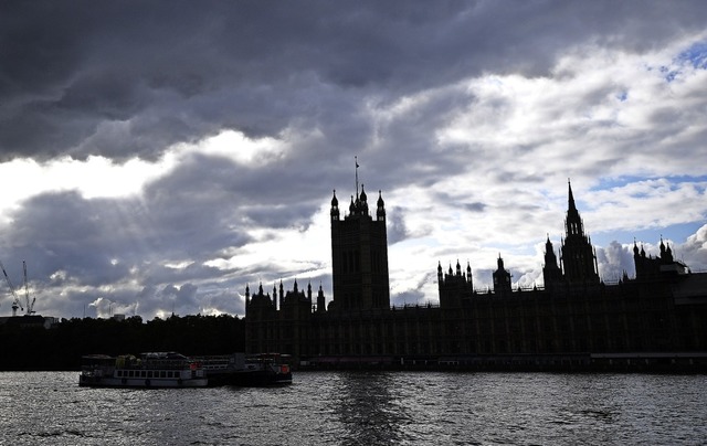 Blick auf Westminster, den Sitz des britischen Parlaments in London   | Foto: Victoria Jones
