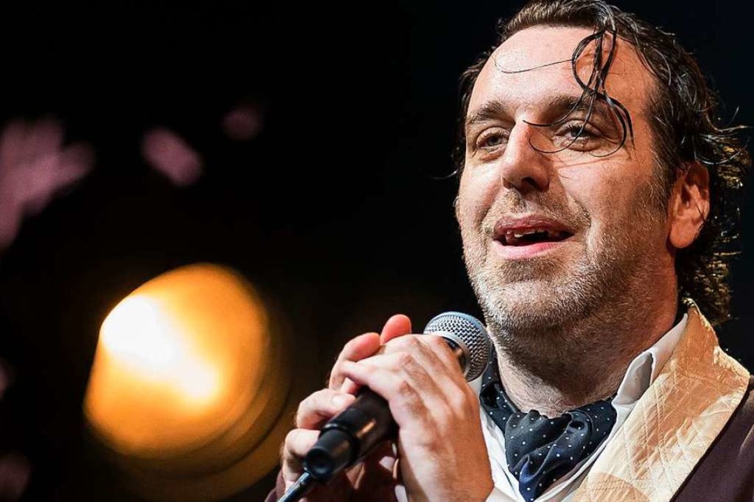 Chilly Gonzales Elektrisiert Das Burghof-Publikum - Lörrach - Badische ...