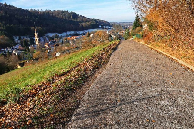 Die Neubergstrae soll nach vielen Jah...hlt sich die Begeisterung in Grenzen.  | Foto: Sandra Decoux-Kone