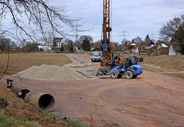 Die Bauarbeiten laufen lngst: Hier di...von Nonnenweier (Foto vom Mrz 2019).   | Foto: Hagen Spth