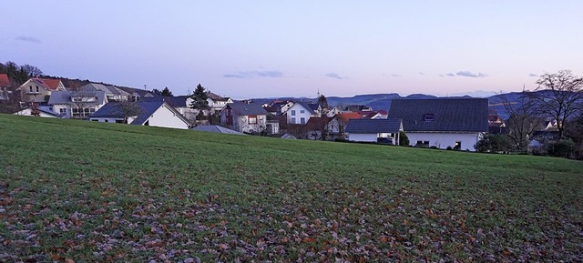 Mit Sdhanglage und schner Aussicht s...Rotzel fr Bauwillige attraktiv sein.   | Foto: Hans-Jrgen Sackmann