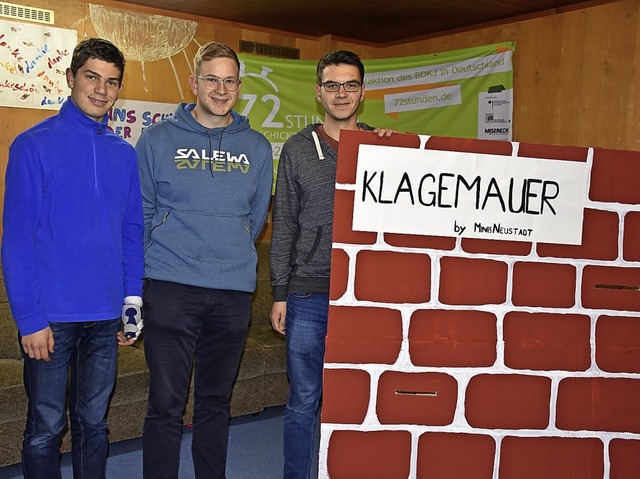 Laden zu einem Jugendgottesdienst ein ...uh, Yannick Hauser und Pascal Medard.   | Foto: Thomas Biniossek