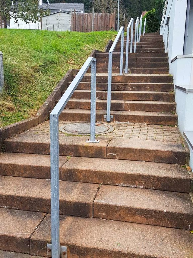 Die Treppe zwischen  Gartenstrae und ...l mit einer Rampe barrierefrei werden.  | Foto: Beate Zehnle-Lehmann