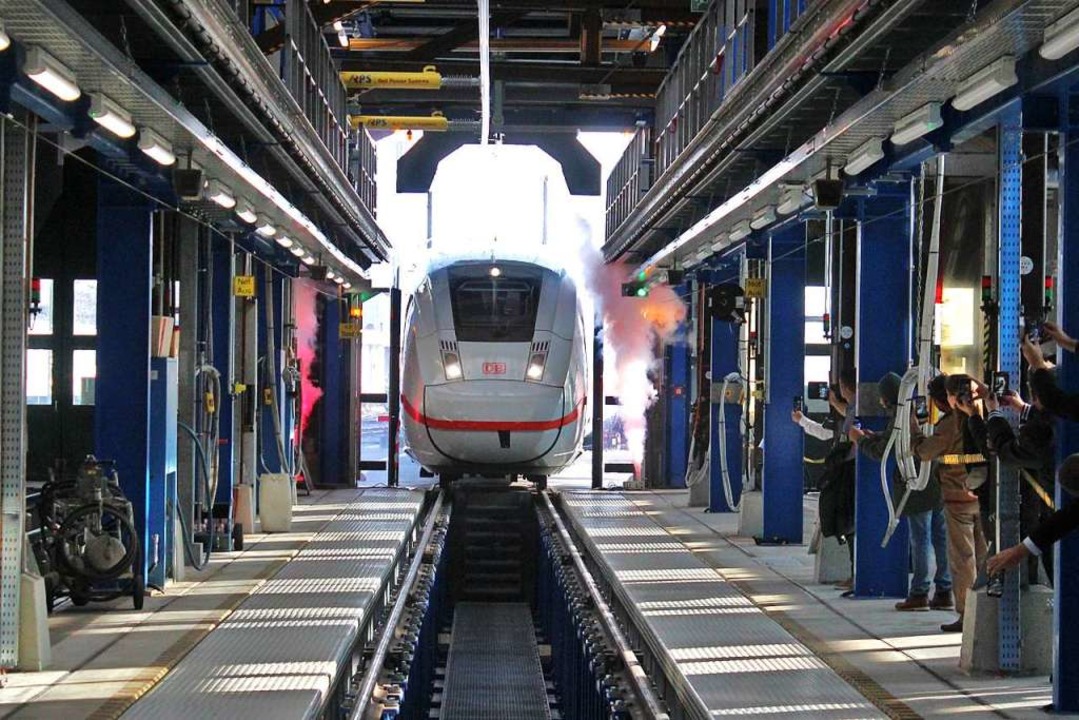 In Basel werden ICEs über Nacht wieder fit gemacht Basel Badische