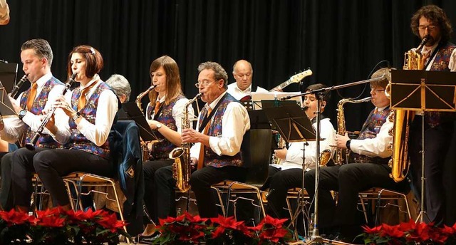 Gut aufgestellt prsentierte sich die ...ier mit Saxophon-Solist Daniel Zipfel.  | Foto: Roswitha Frey