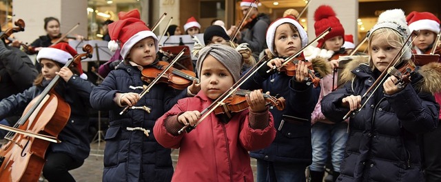 Kinder der Oberlin-Musikschule spielen...#8222;Aktion Weihnachtswunsch&#8220;.   | Foto: Rita Eggstein