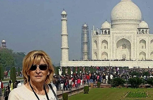 Andjela Milosavljavic vor dem Taj Mahal im indischen Agra  | Foto: privat