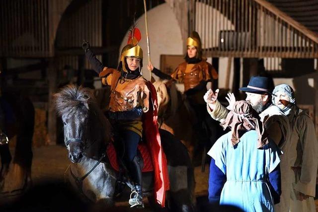 1000 Besucher kamen zum Krippenspiel am Mundenhof