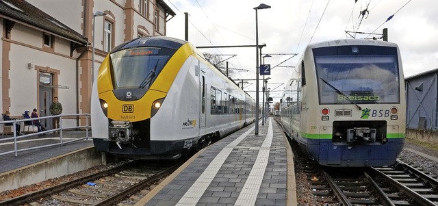 Ein Coradia E-Triebzug der DB neben ei...ntrchtigungen im Schienennahverkehr.   | Foto: Martin Wendel