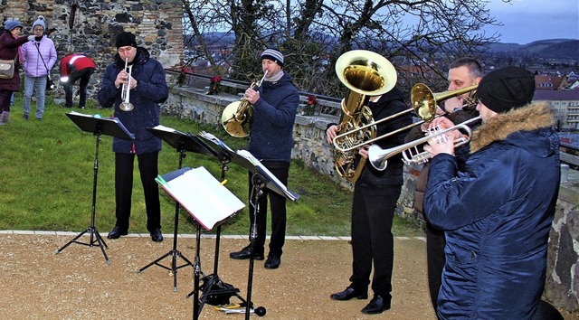 Die Brass-Quintett Kiew Academy spielt...nziskaner-Klostergartens in Breisach.   | Foto: Laetitia Barnick