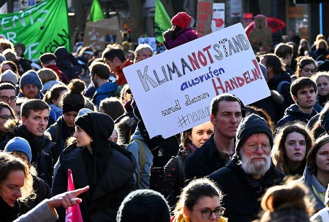 Klimanotstand ausrufen &#8211; das wir...er wieder gefordert, wie hier in Kln.  | Foto: Henning Kaiser (dpa)