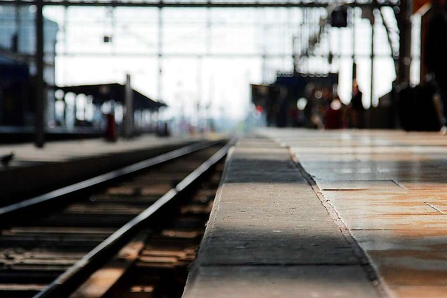 Fr den Zugang zu den Gleisen bentigten Bahnkunden frher eine Bahnsteigkarte.  | Foto: DirkR  (stock.adobe.com)