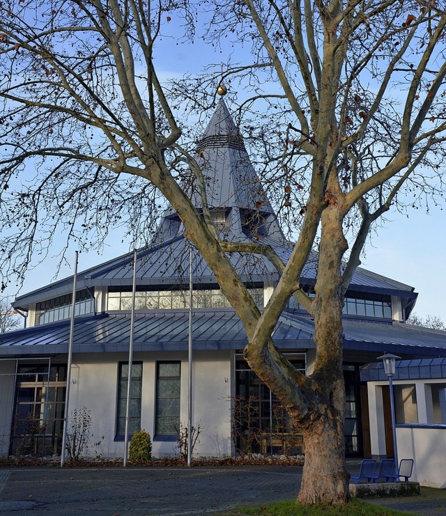 Die Parkpltze an der Kirche St Peter ...nftig mit einer Schranke abgesperrt.   | Foto: Hannes Lauber