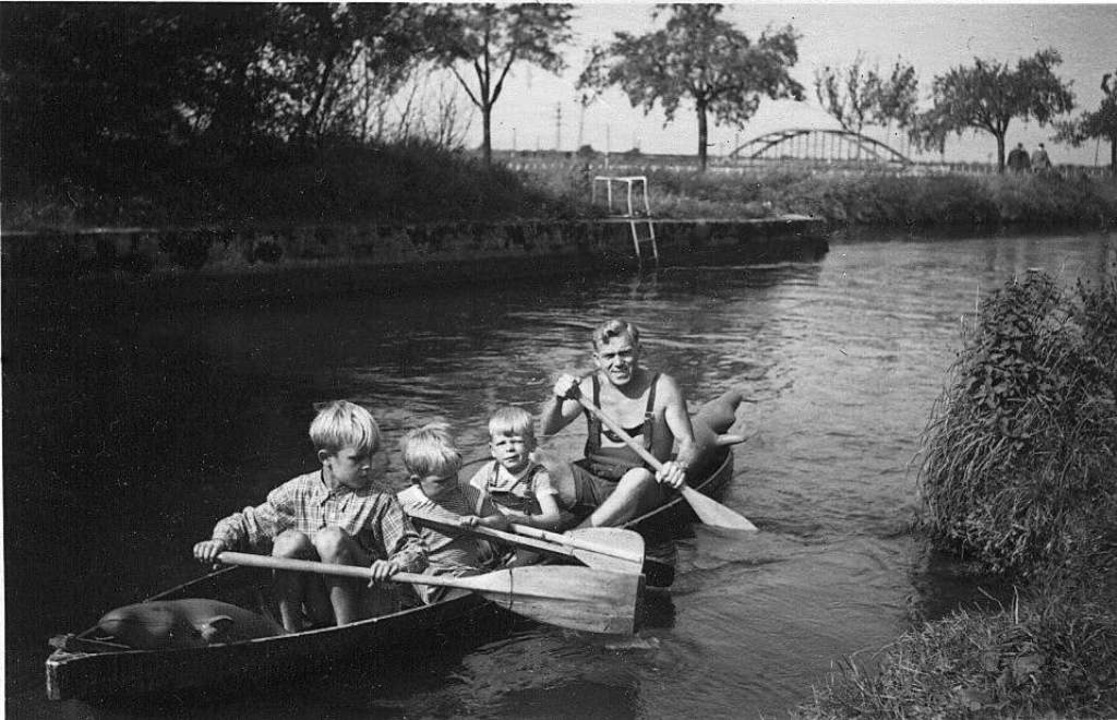 Historisches Foto mit dem Vater und Br... ist auch Teil des Konzepts der Stadt.  | Foto: privat