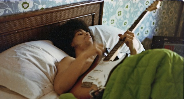 Intime Einblicke gibt Prince (Bild aus... 1986) auch in seiner Autobiographie.   | Foto: Joseph Giannetti