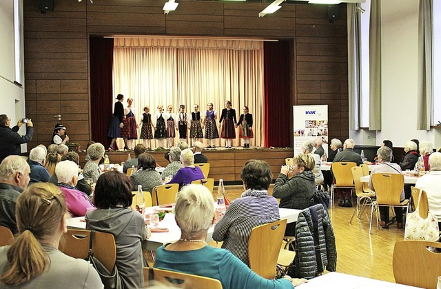 Auftritt der Kindertanzgruppe des Trac...er Weihnachtsfeier des VdK Waldkirch.   | Foto: Jana Fischer