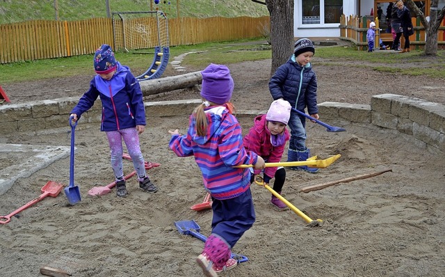 Fr den Kindergartenbetrieb rechnet di...en Jahr mit Ausgaben von 319488 Euro.   | Foto: Liane Schilling