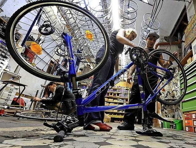 Vieles kann man selber  am Fahrrad mac...t dafr ist die Selbsthilfewerkstatt.   | Foto: Ingo Schneider