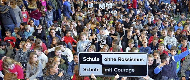 Schler und Lehrer der Frstabt-Gerber...assismus und Diskriminierung stellen.   | Foto: Sebastian Barthmes