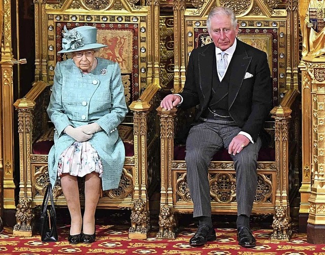 Weniger Pomp als sonst: Queen und Thronfolger  | Foto: PAUL EDWARDS (AFP)