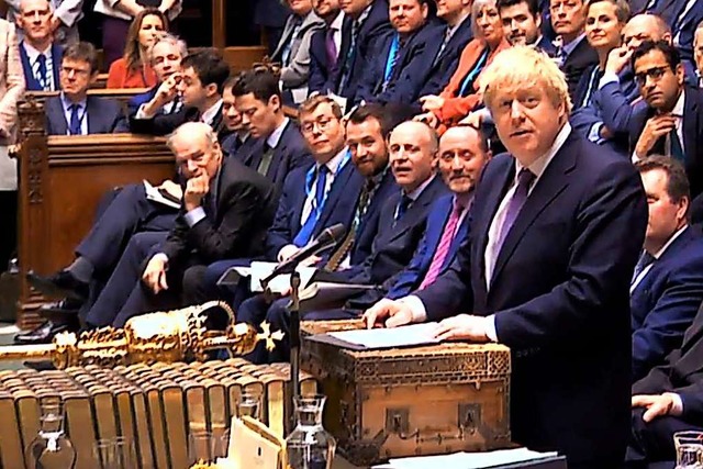 Boris Johnson spricht im Parlament.  | Foto: HO (AFP)