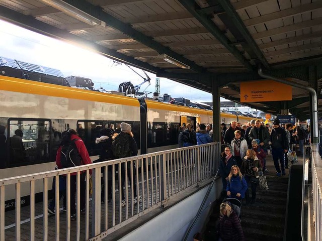 Die Breisgau-S-Bahnen kamen gut gefllt in Freiburg an.  | Foto: Christoph Giese