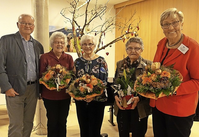 Rudolf Haag bedankte sich bei den Akte...und der Vorsitzenden Monika Greulich.   | Foto: Rudi Haag