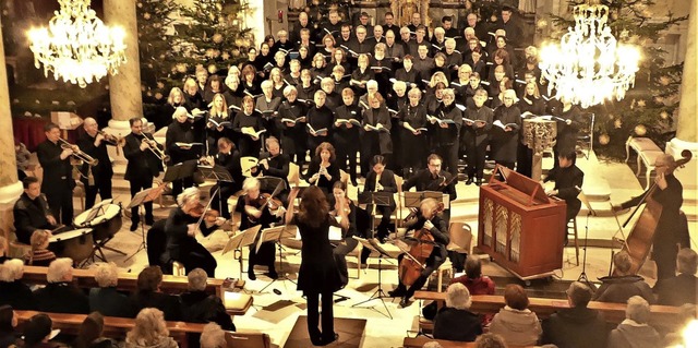 Die Auffhrung von Bachs Weihnachtsora... eine voll besetzte St. Alban Kirche.   | Foto: Hans Jrgen Kugler