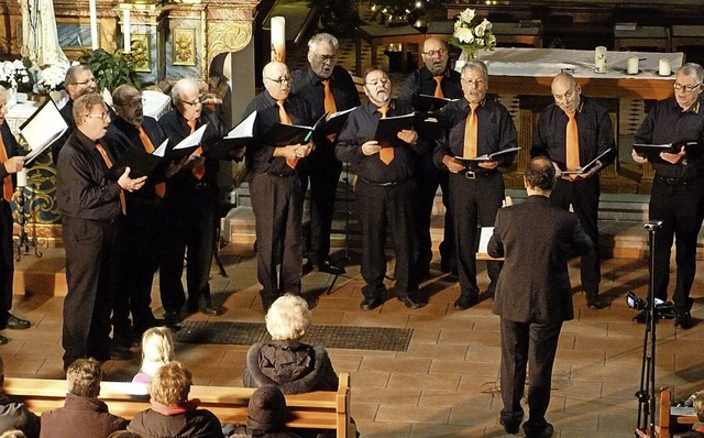 Der Mnnerchor &#8222;Liederkranz&#8220; bei seinem Vortrag   | Foto: Christine Weirich