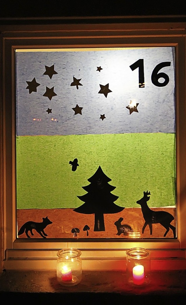 Das beleuchtete Adventsfenster auf dem...ndergarten &#8222;Grasshpfer&#8220;.   | Foto: Daniel Fleig