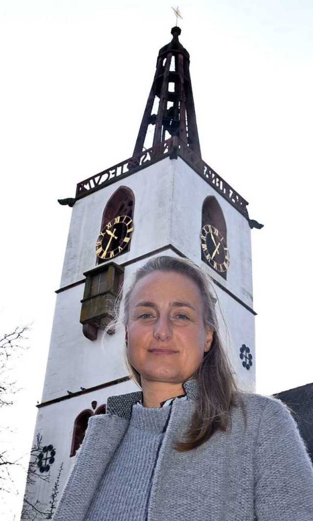 Marina Minge vor der evangelischen Kirche in Denzlingen  | Foto: Markus Zimmermann