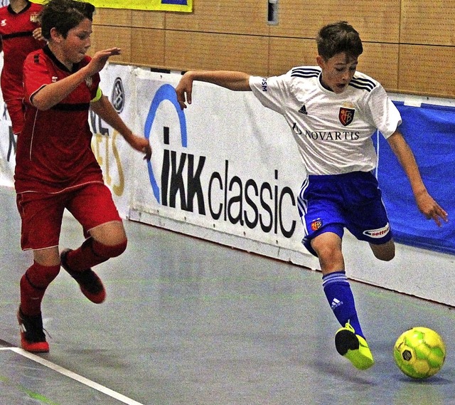 Unter anderem laufen beim SVS-Hallen-M...r (rechts) im Jahr 2018 der FC Basel.   | Foto: Monika Weber