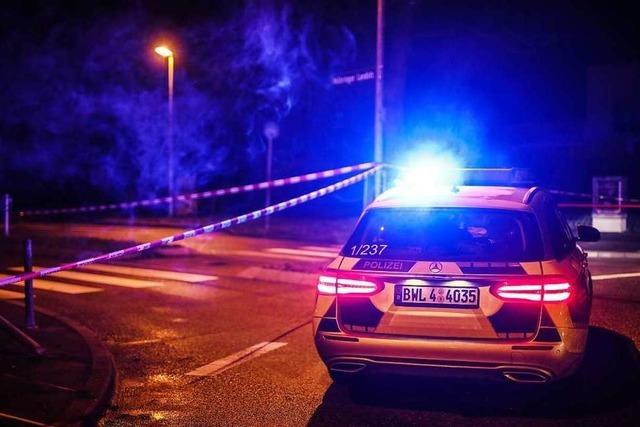 Unfallfahrer bedroht Polizei mit Schwert und wird erschossen