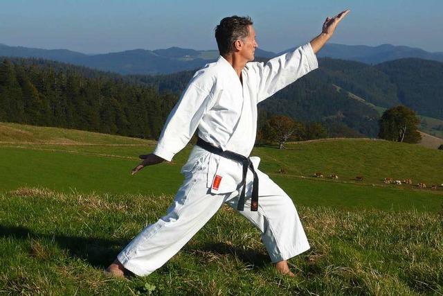 Dieser Münstertäler ist 78 Jahre alt und Karate-Trainer