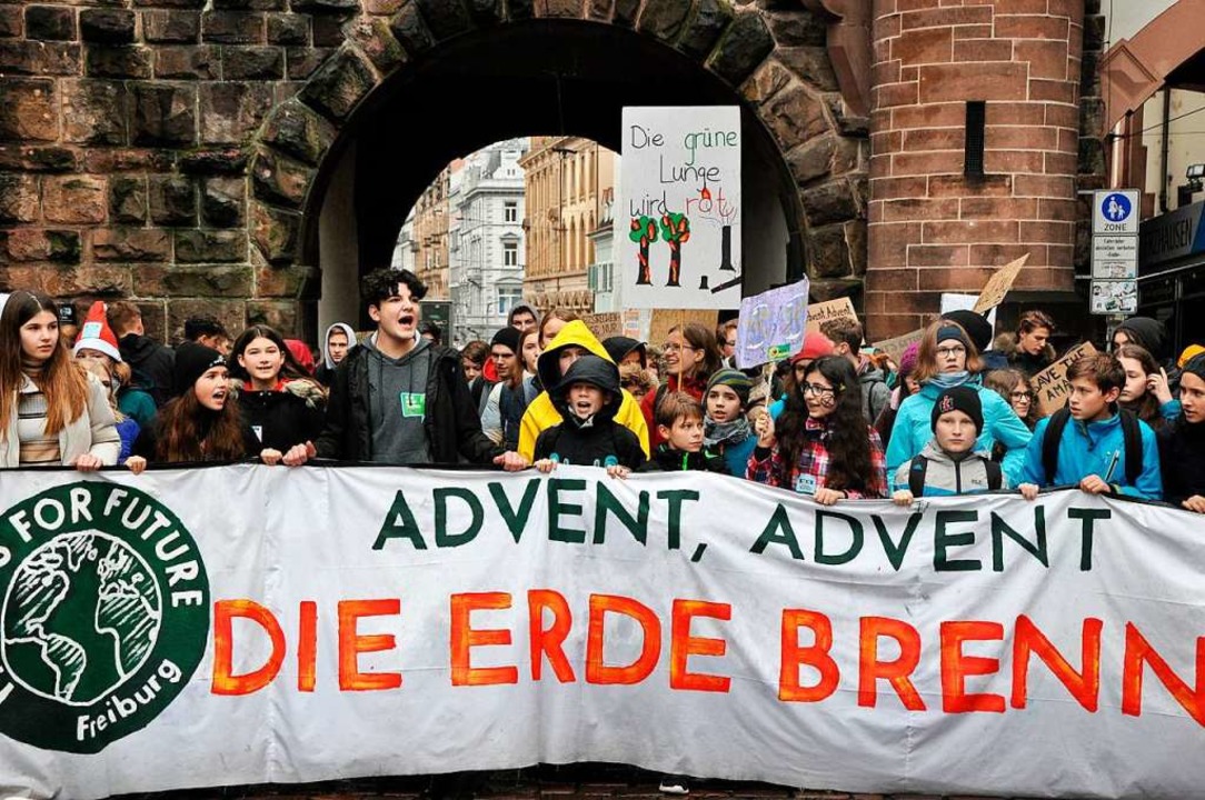 Zum Freiburger Klimastreik kamen jüngs...mt wachse die Bewegung, sagt Quartier.  | Foto: Ralf Strittmatter