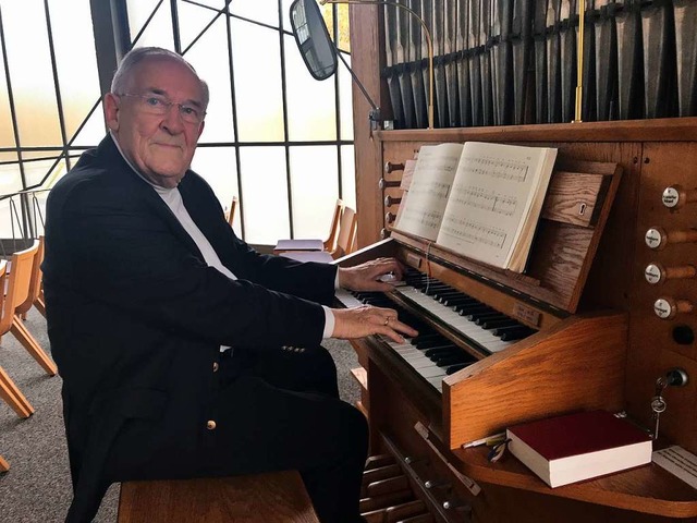 Fr die Musik lebt Organist Hanspeter Troendle seit mehr als 50 Jahren.  | Foto: Privat