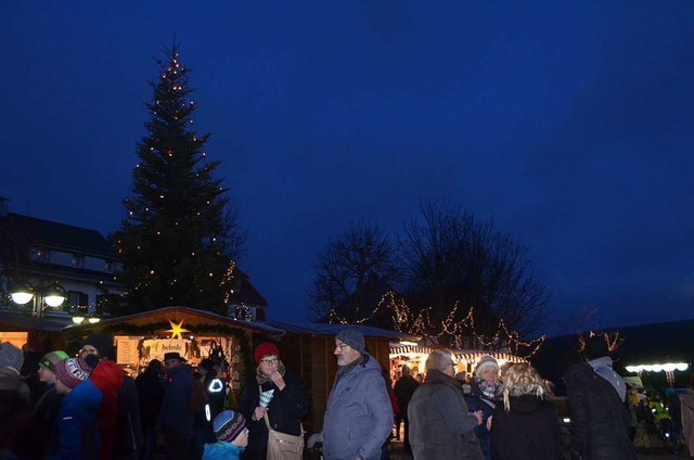 Der Wintermarkt in Schluchsee zieht viele Besucher an.   | Foto: Christiane Sahli