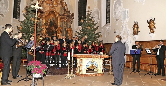 Der Kirchenchor St. Mrgen und  das Ac... Kiew gestalteten ein Benefizkonzert.   | Foto: Heinrich Fehrenbach