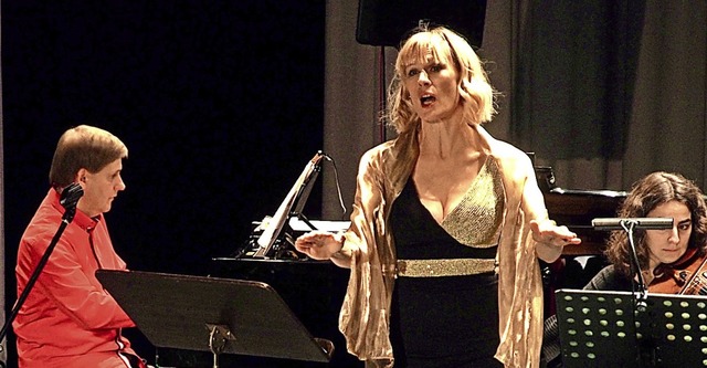Die Sopranistin Christine Schmid bei ihrem Konzert  in Badenweiler  | Foto: Markus Donner