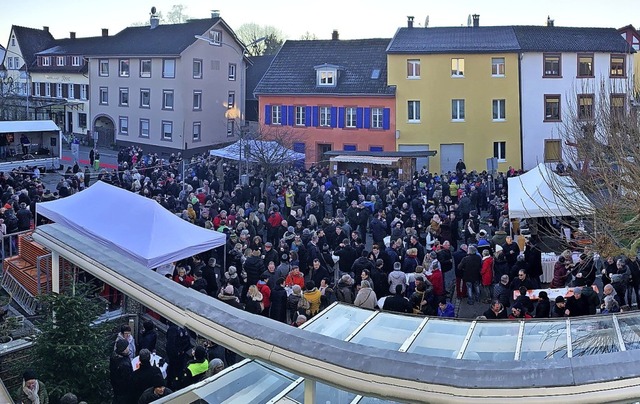 Das Interesse an der Veranstaltung am ...er sonst ein Parkplatz ist, war gro.   | Foto: Hans-Jrgen Hege