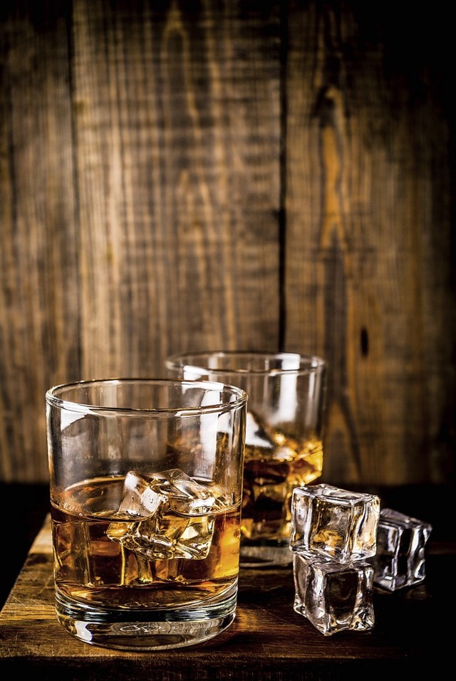 Der Whisky verdankt der Reblaus (oben) seinen Siegeszug.  | Foto: ricka_kinamoto - stock.adobe.com