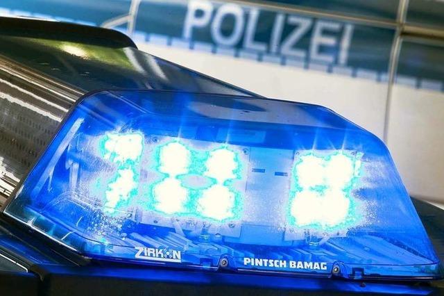 Mnner im VW-Van fordern Geld von Frau auf offener Strae