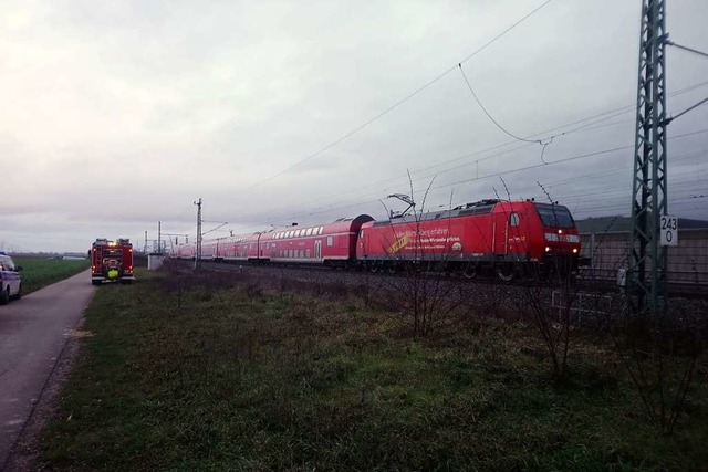 Auf der Bahnstrecke zwischen Schlienge... Mllheim hat es einen Unfall gegeben.  | Foto: Alexander Huber