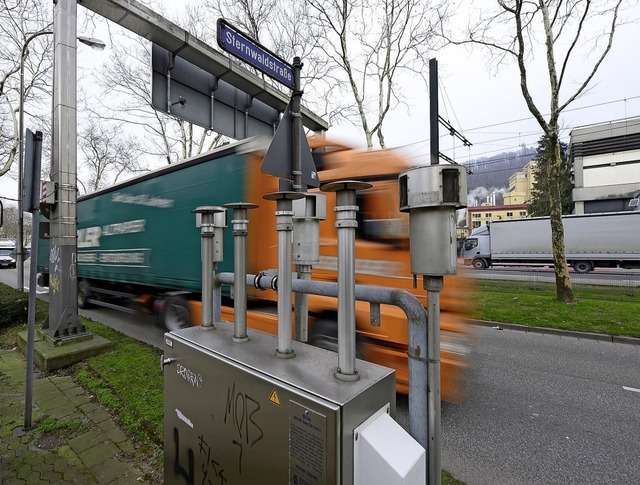 Die Messstelle an Freiburgs Stadtdurch...egistrierte weniger Stickstoffdioxid.   | Foto: Ingo Schneider