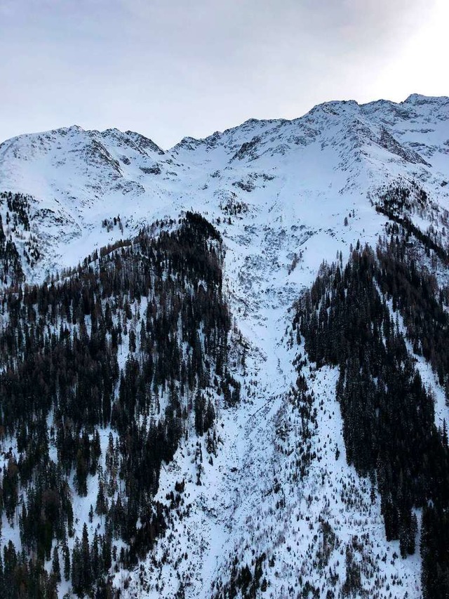 Bei dem Lawinenabgang in Tirol in ste...st ein Mann aus Deutschland gestorben.  | Foto: Zeitungsfoto.At, Daniel Liebl (dpa)